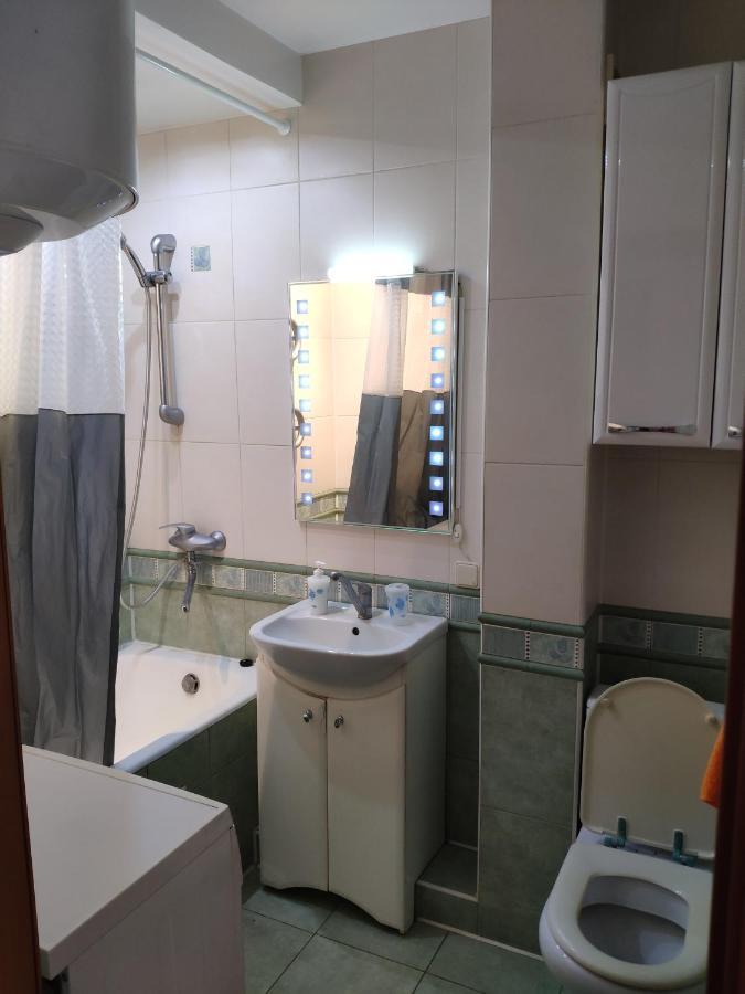 קייב Cozy One Bedroom Apartment מראה חיצוני תמונה